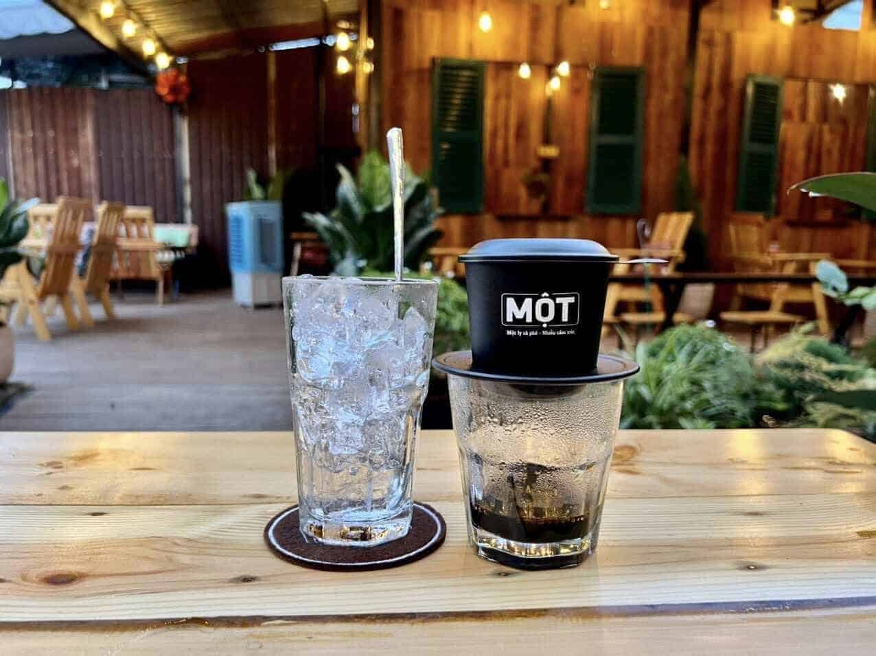 brewing coffee with phim filter