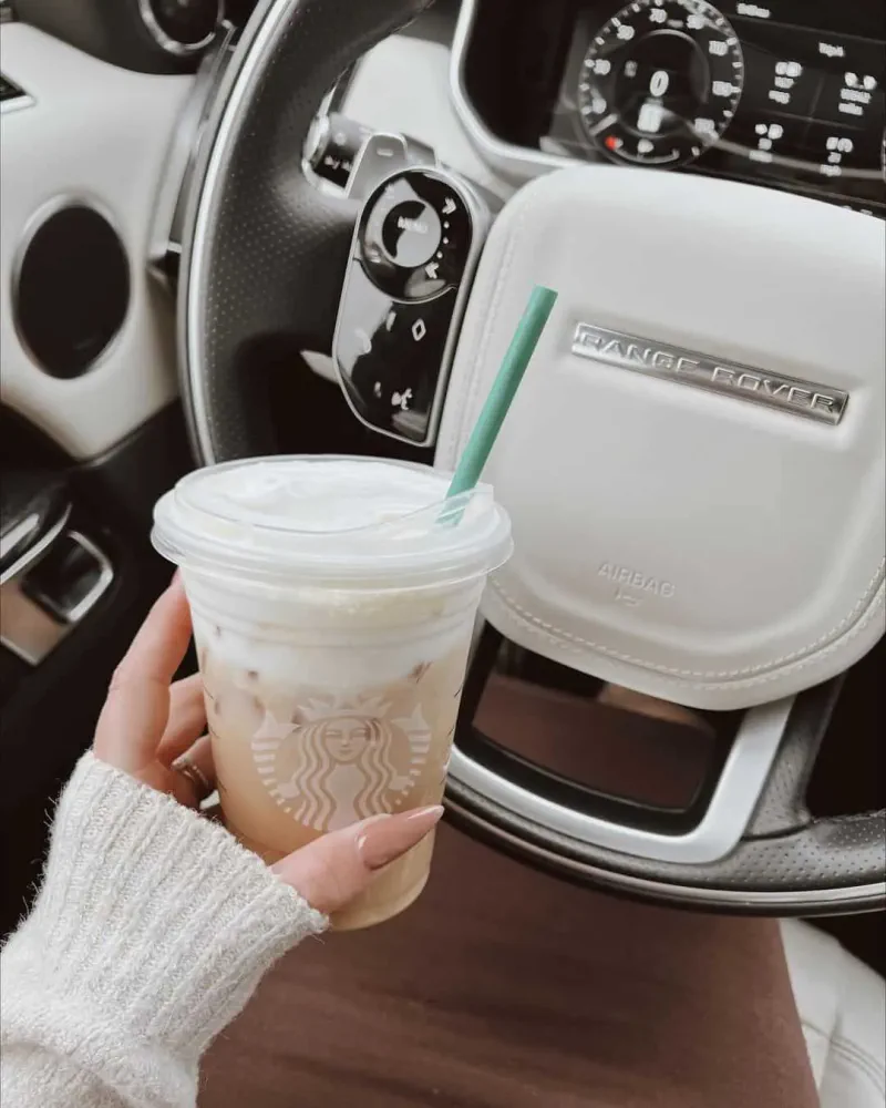 Iced Vanilla Latte w- Vanilla Sweet Cream Cold Foam