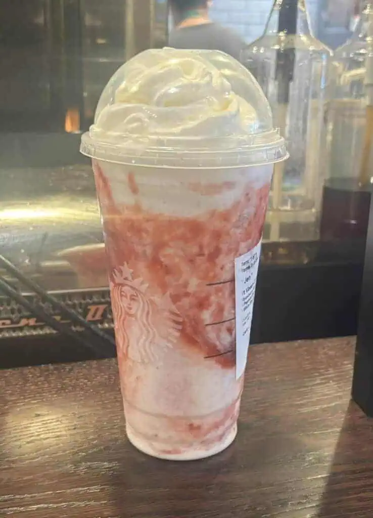 Peppermint Mocha Berry Frappe