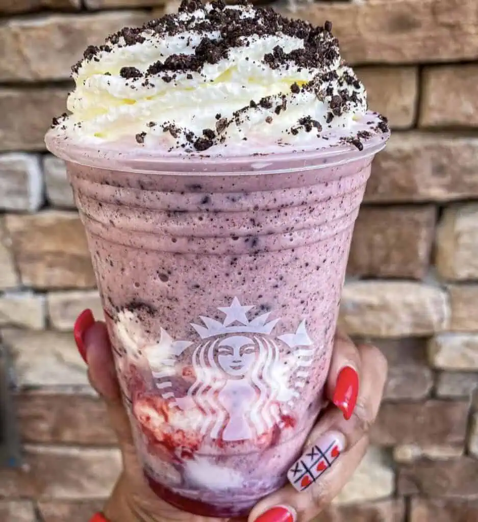 Strawberries-Cream-Frappuccino