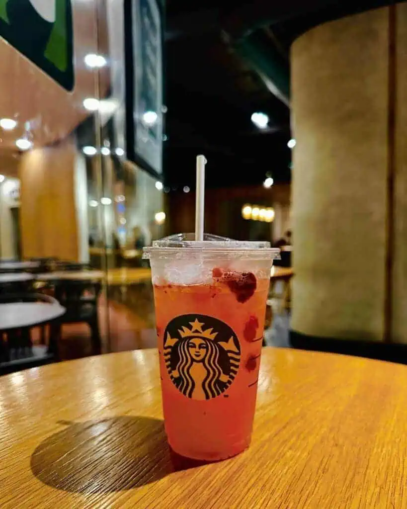 Strawberry Açaí Lemonade Refreshers 1