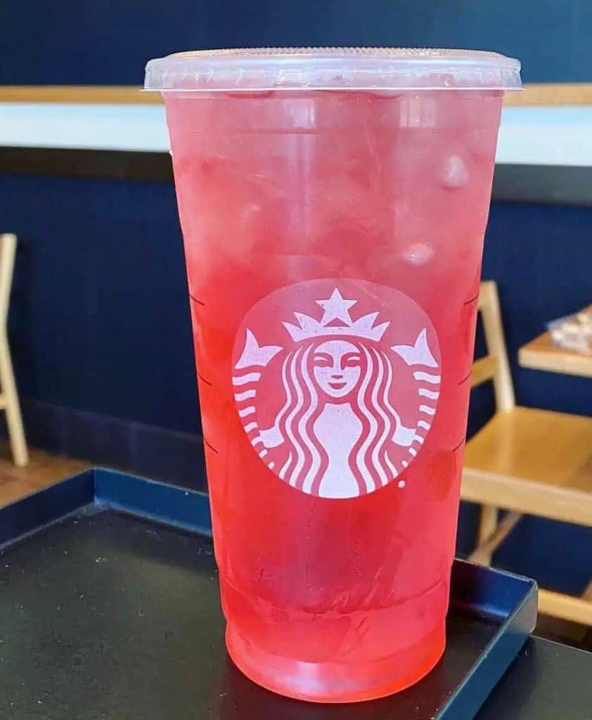 Strawberry Açaí Refresher and replace water with apple juice and peach juice.