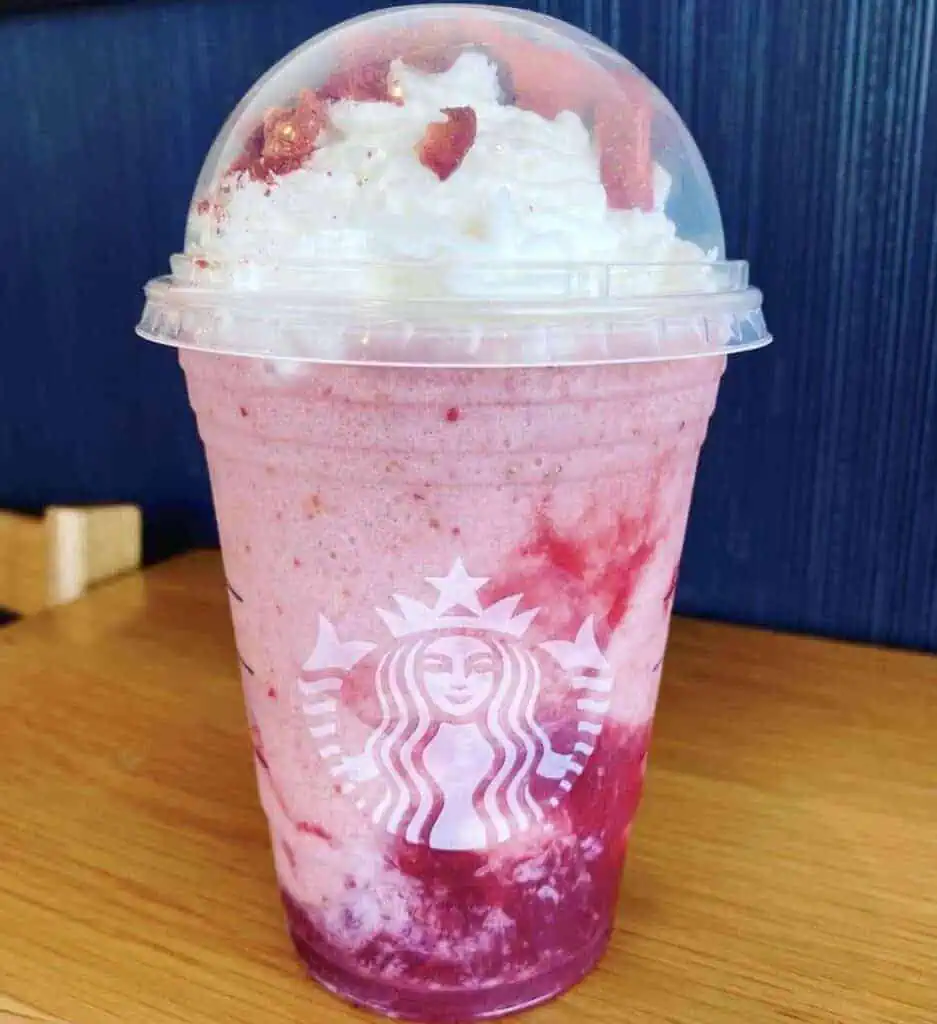 strawberry-cheesecake-Frappuccino-