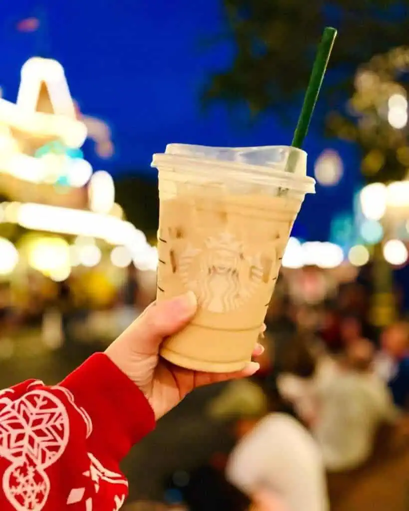 Caramel-Sugar-Cookie-Oatmilk-Latte
