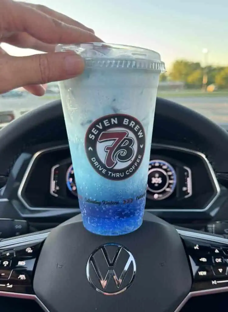 Fizz with Blue raspberry, Lavender syrup and cream together