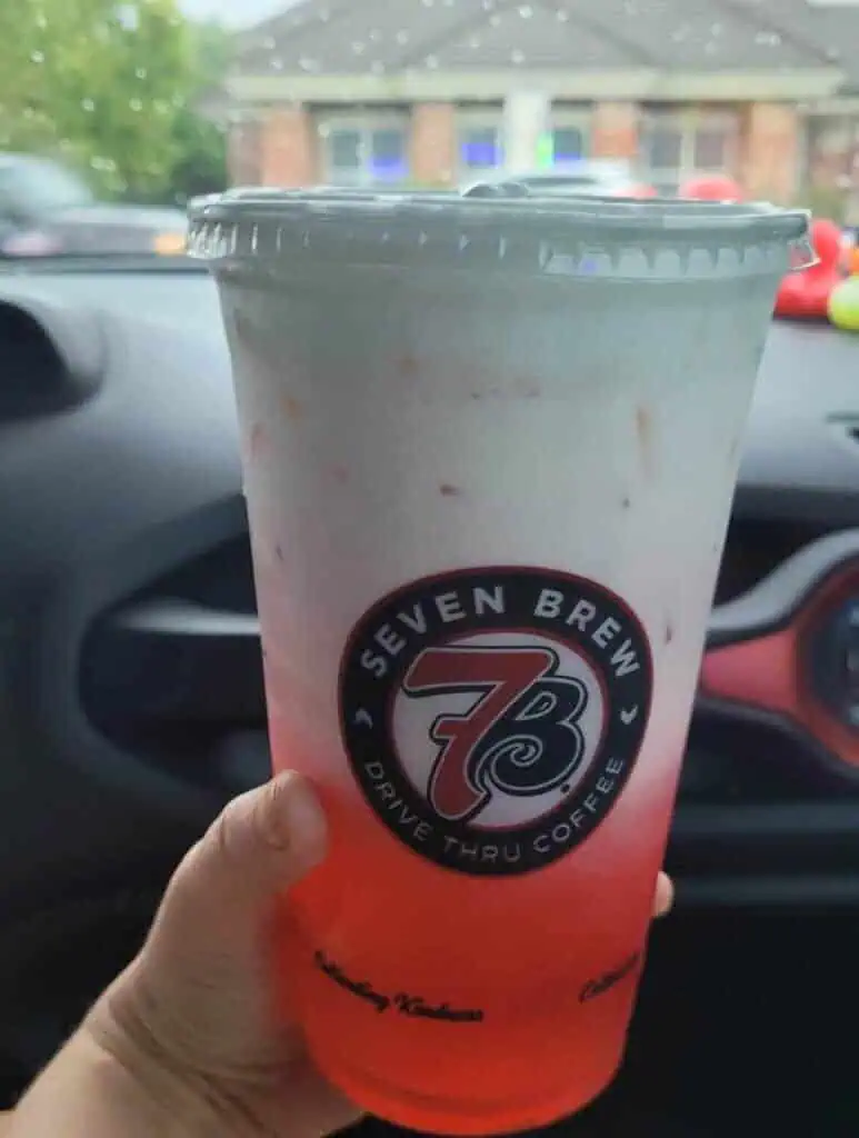 Iced green tea. Strawberry. Vanilla. Extra sweet. Heavy cream. Cold foam.