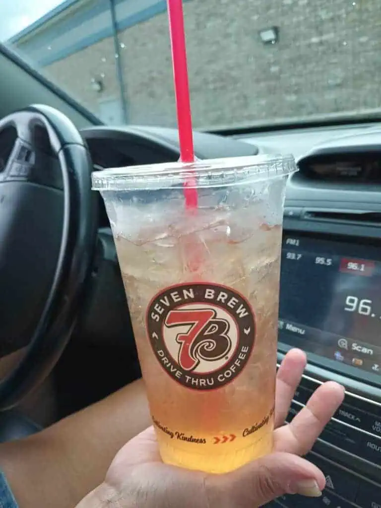 Large Iced Green Tea with Peach