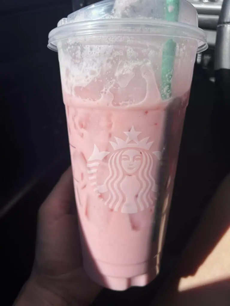 Peaches & Cream Strawberry Refresher