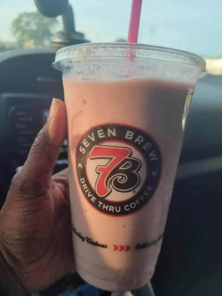 pineapple strawberry banana smoothie