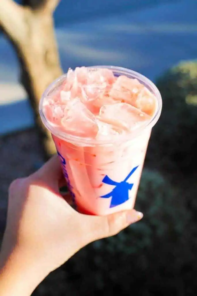 Strawberry Breve with White Coffee